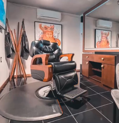 Enkis tu corte una sala privada