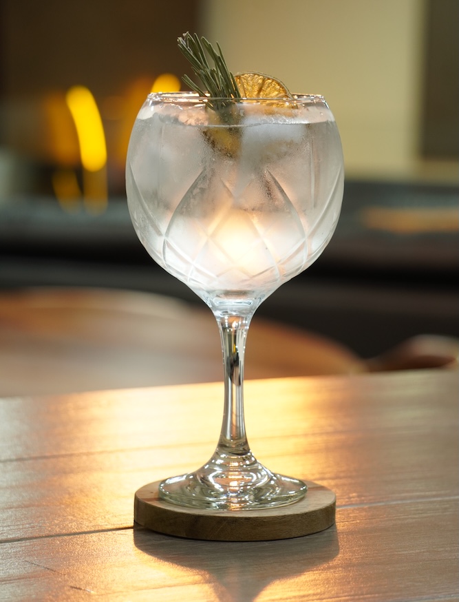 Enkis Barberia Morelia Apatzingan servicio cocteleria